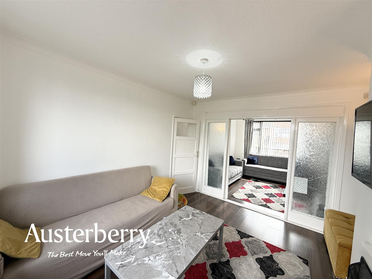 3 bed property in Parkfield Road, Stoke-On-Trent
